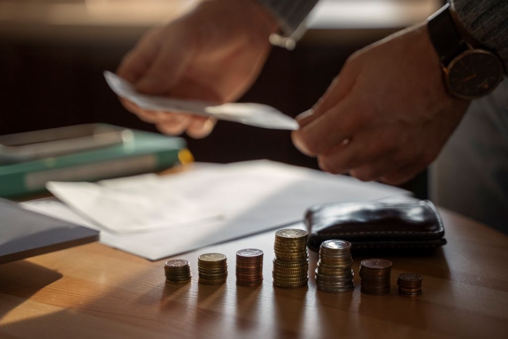 Как теневые деньги попадают в банки: механизм и угрозы «серой» инкассации